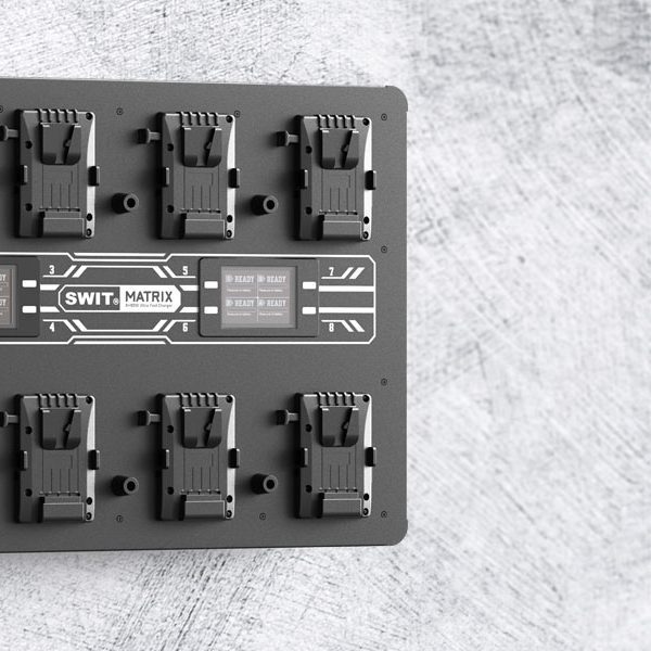 Cargador de pared ultrarrápido de 8 x 100 W